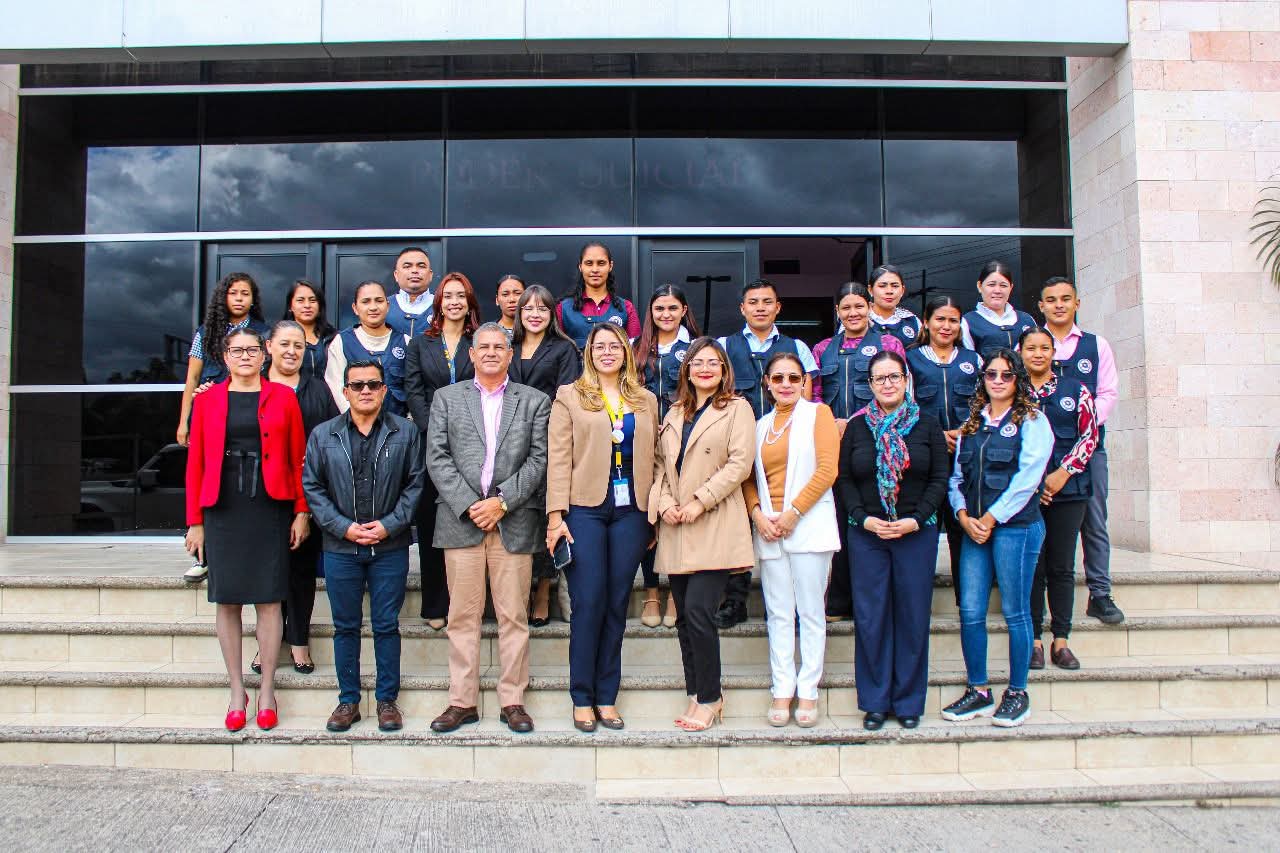 Agentes de la Policía de Investigación, participaron en la formación sobre la violencia doméstica y género